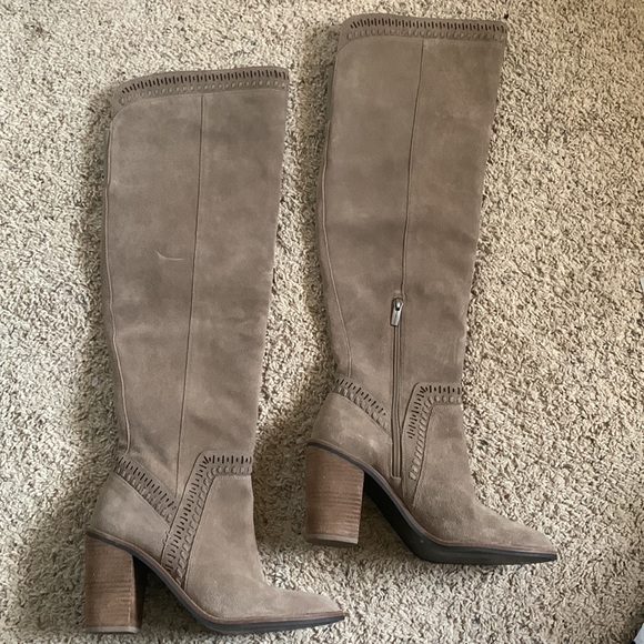 Like new over the knee boots - Picture 2 of 4
